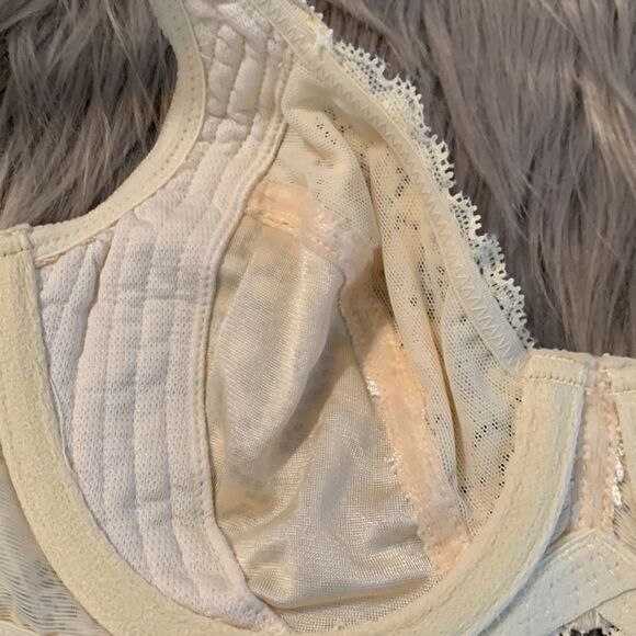 Breezies Unlined Underwire Lace Bra 34A - Picture 8 of 11